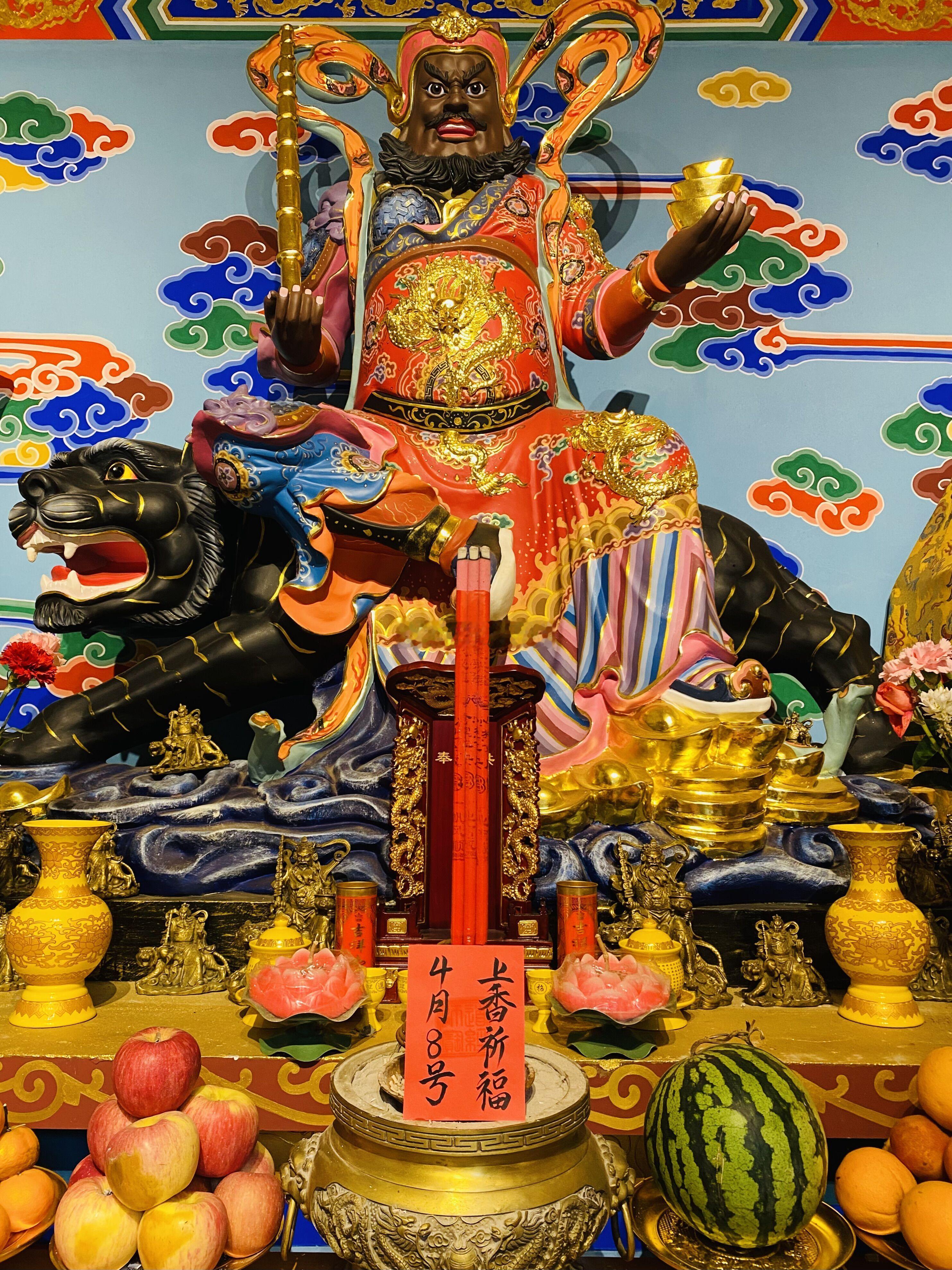 今日好运大吉，你收获好运的时刻即将到来，4月8号师父在财神殿为众粉祈福事业财运。