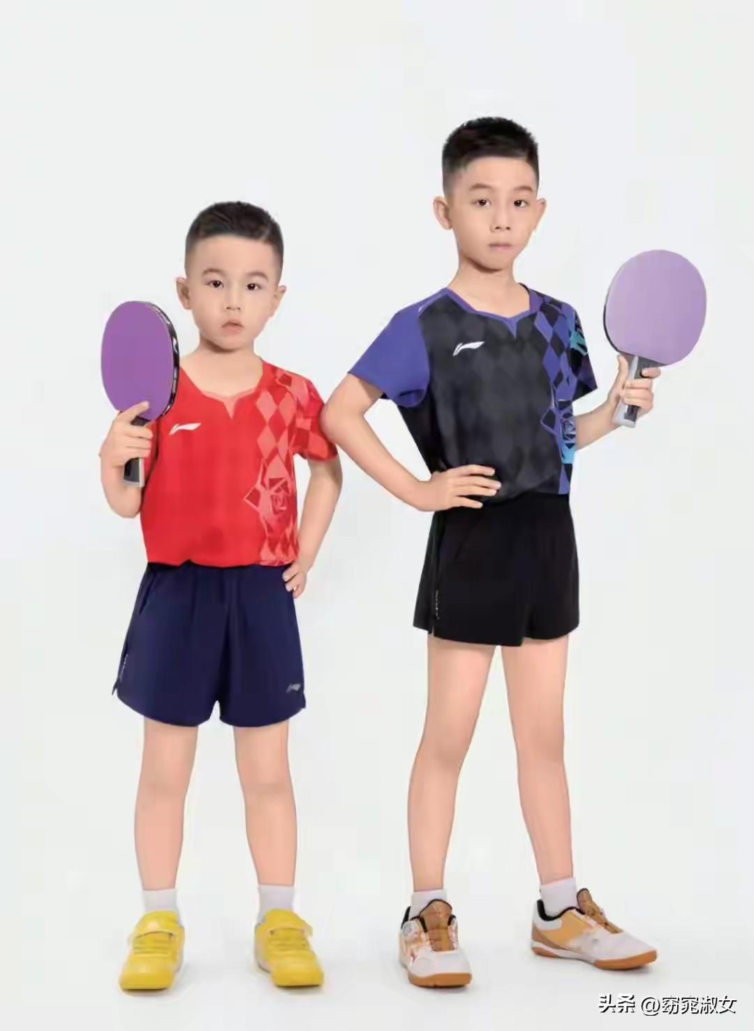 马龙的两个双胞胎儿子，长得又像爹又像妈，完美遗传的爸爸马龙和妈妈夏露的高颜值基因