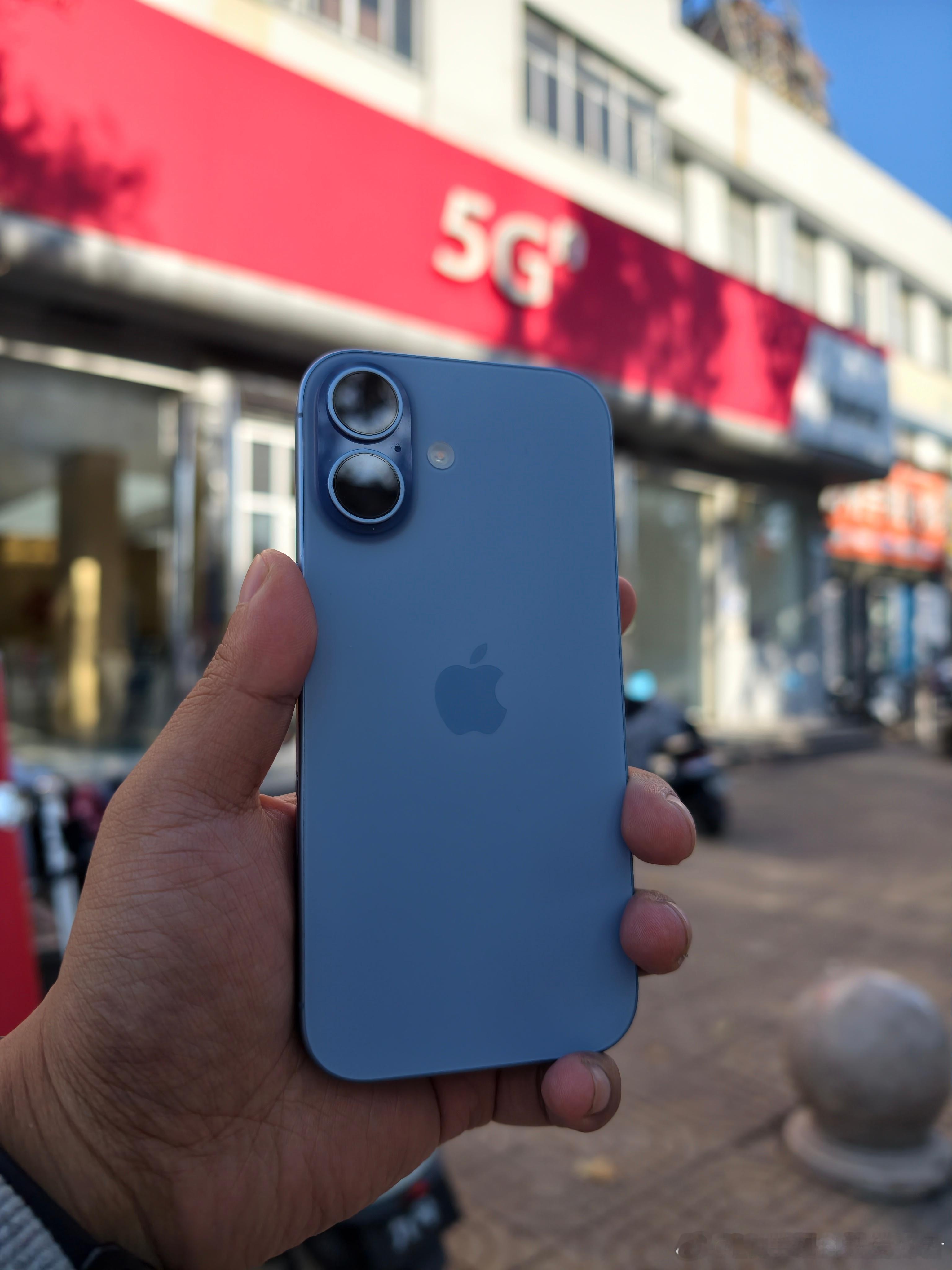 iPhone17系列中国市场销量已经接近1080万了，苹果在中国市场份额也达到了