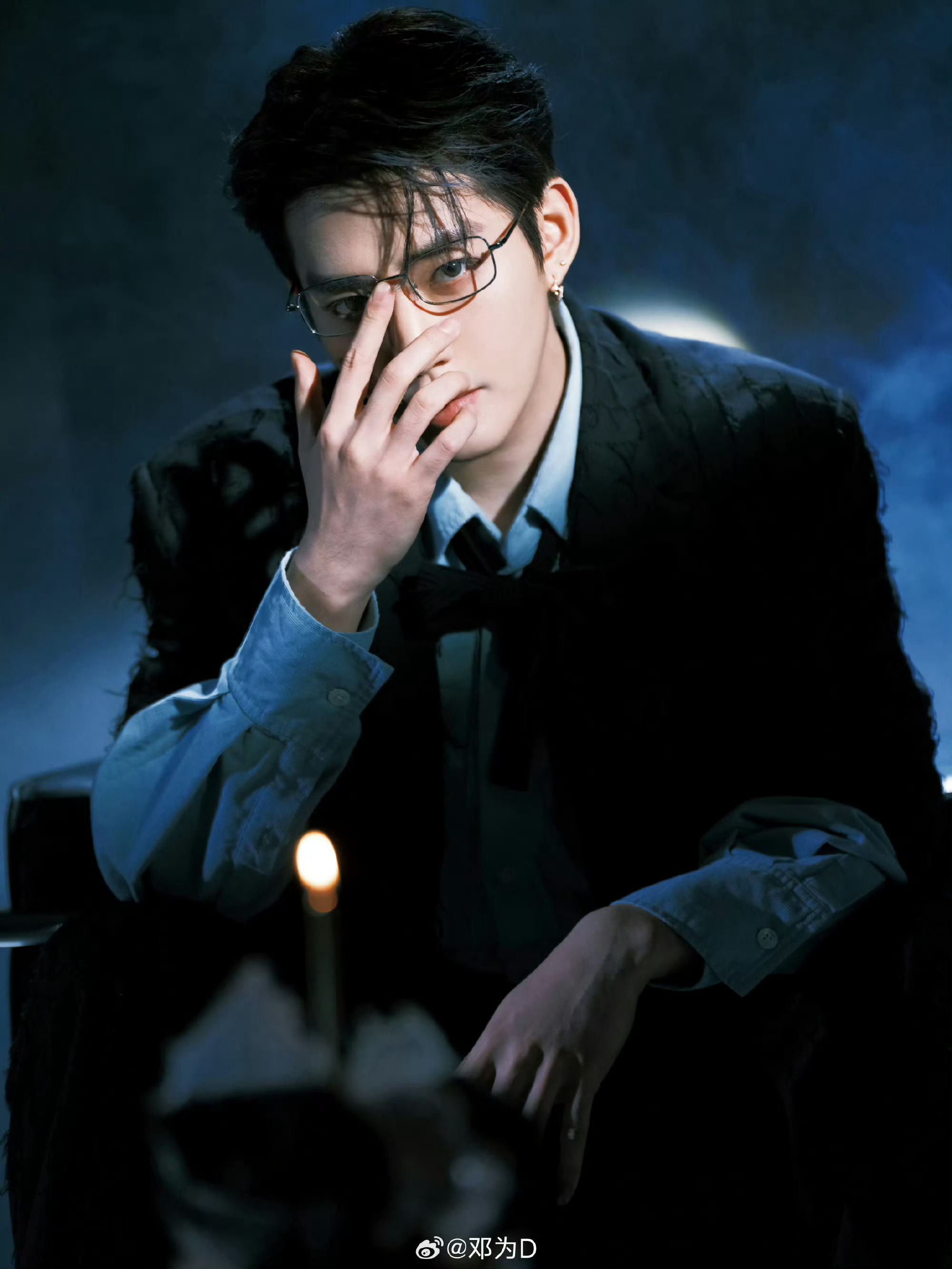 邓为西装邓为的西装造型之所以能形成独特美学，离不开优越身形与精准气质的双重加持。