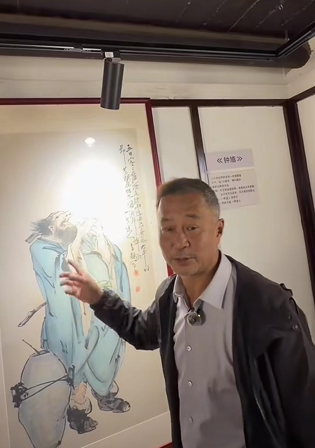 沈巍云南行，坐着房东的车，从上海出发，2000多公里路，10日早上出门，现在还在