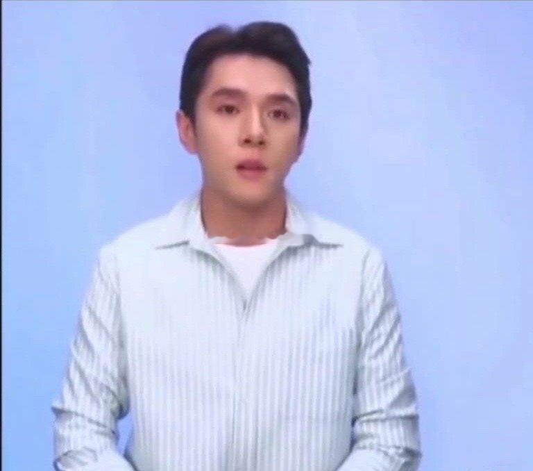 我嘞个老天奶再次被李佳琦“撞伤”了有细心的网友发现李佳琦直播的时候不小心把佣金比