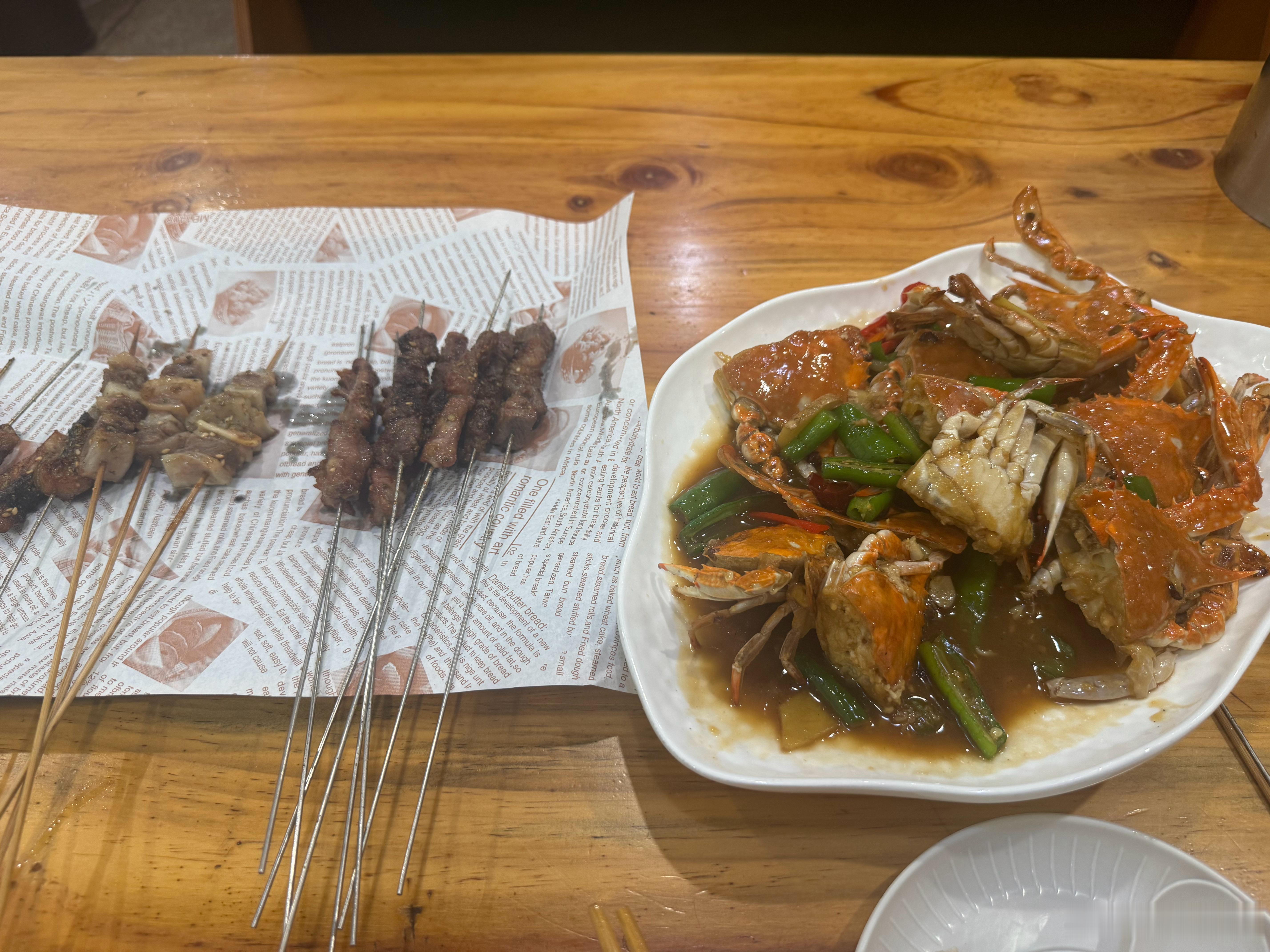 美食分享 家人们，有什么就吃什么吧，这日照真不孬，好吃的真不少，海鲜烧烤牛肉糁 