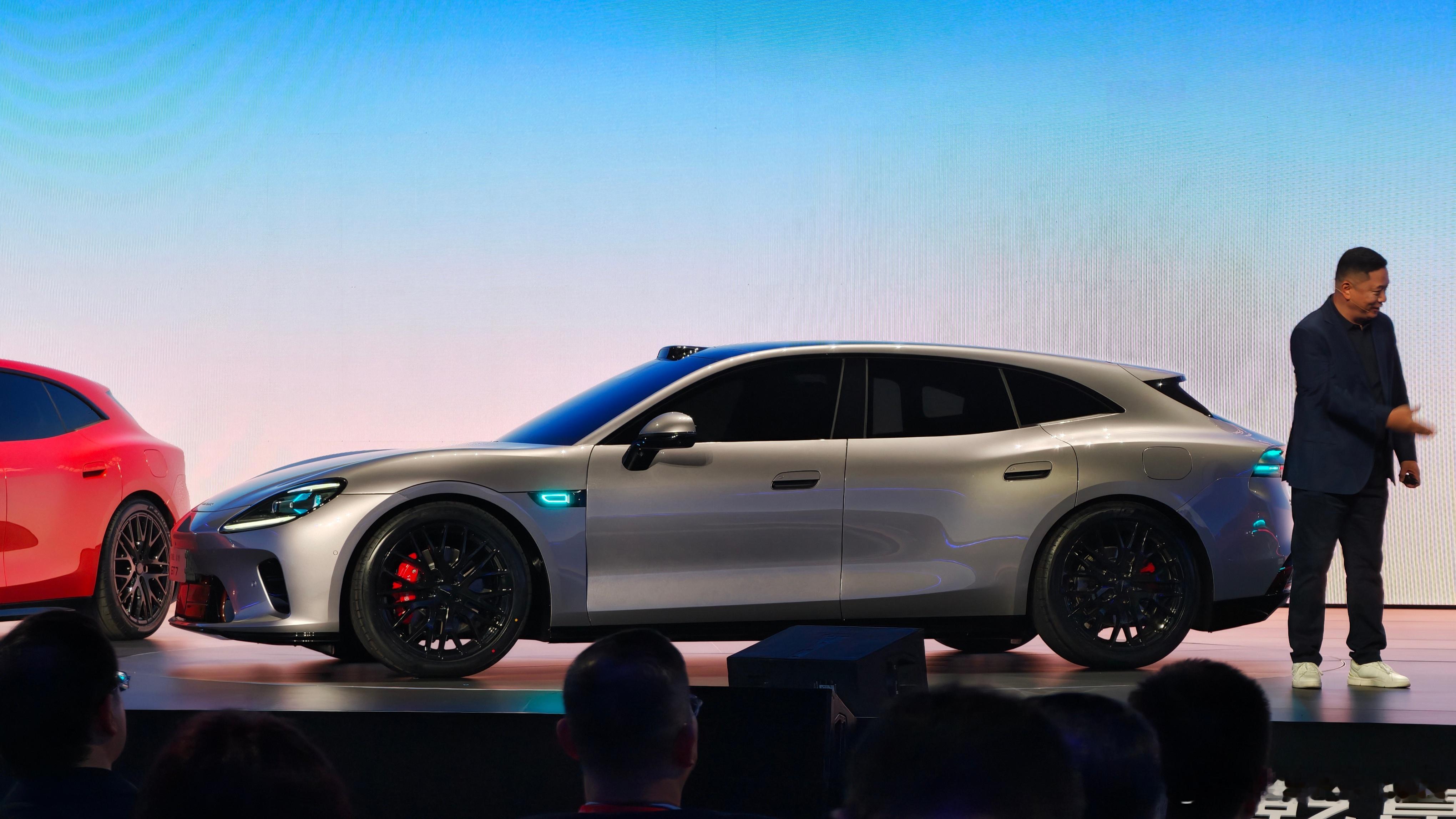 317启境gt7全球首秀 来了 这台车嘉铭总说不仅仅是帅，用另外一个词形容看到它