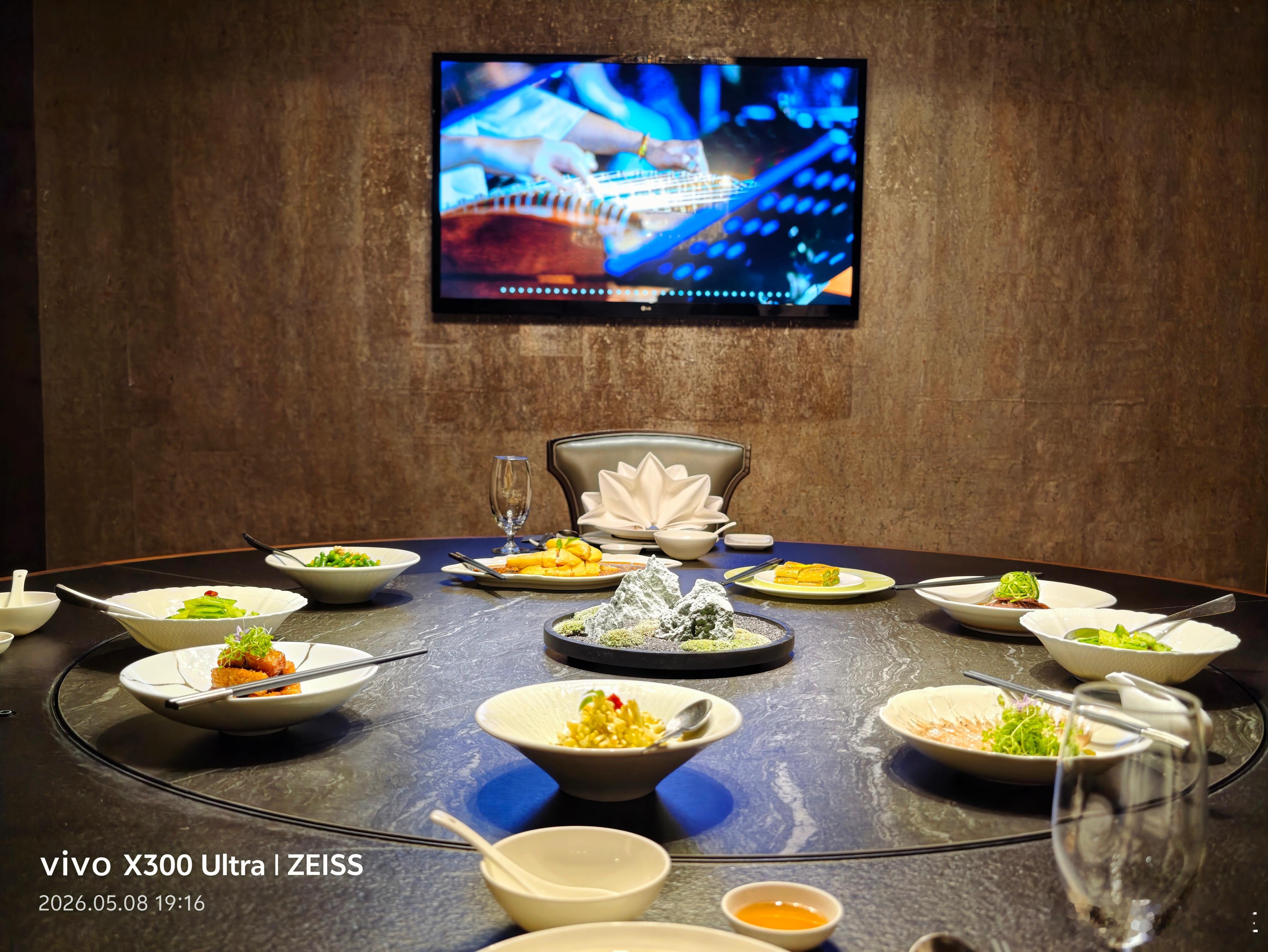 又吃起来了冷菜10个热菜9个我先打个样 