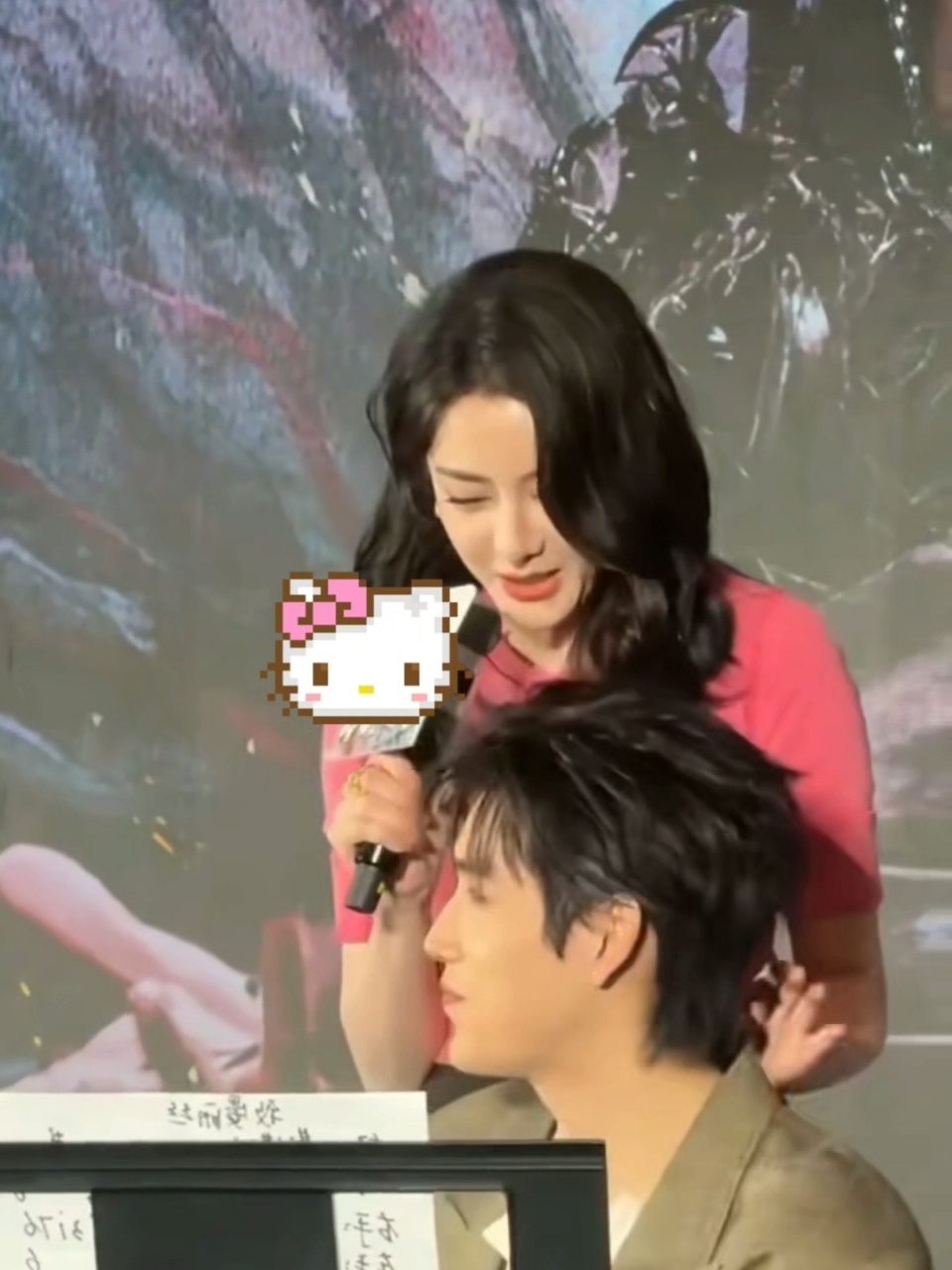 热巴第一个为陈飞宇庆生第一个给陈飞宇庆生的是热巴 热巴第一个为陈飞宇庆生了！！陈