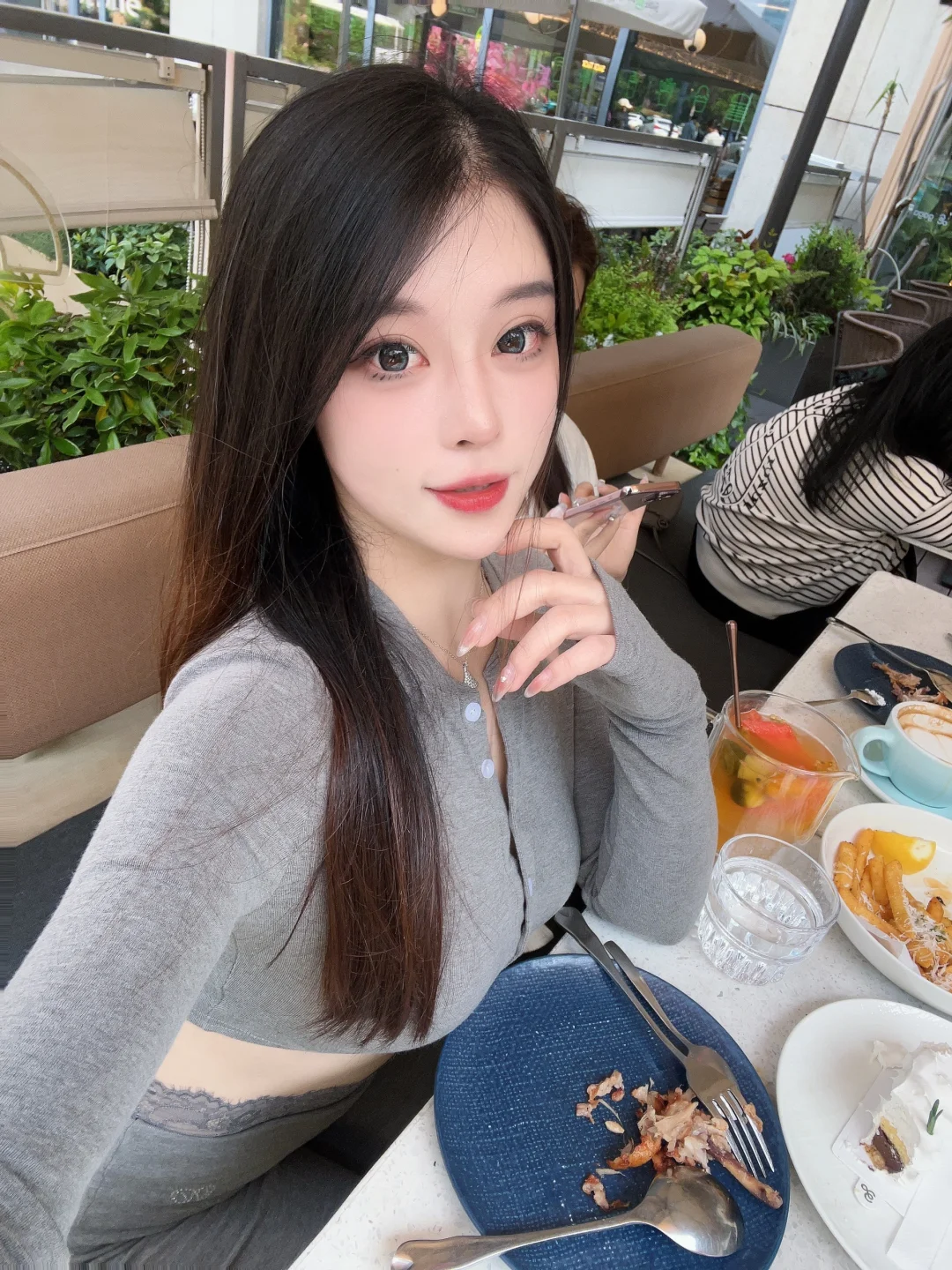 别在家emo了 快出来下午茶