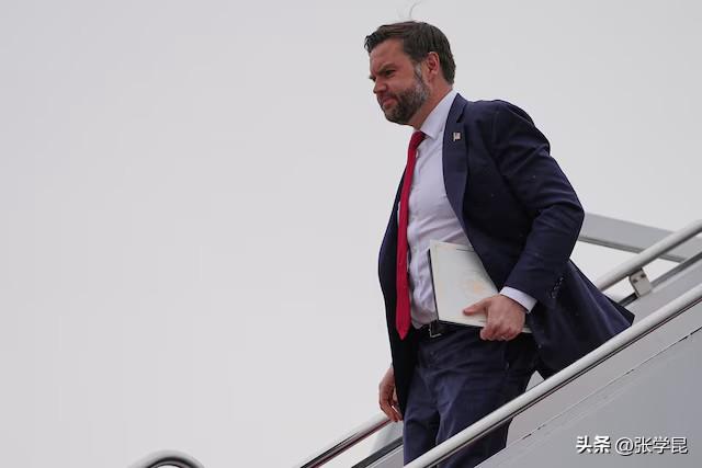 华盛顿邮报今天独家消息：美国副总统 JD万斯表示，他不清楚特朗普总统会就伊朗问题