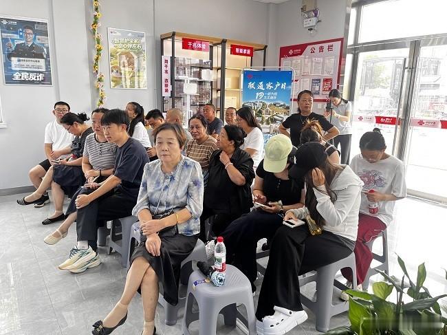 联通客户日今天在晋源区义井厅看了联通的发布会，核心亮点在于那个“年评+月评”的双