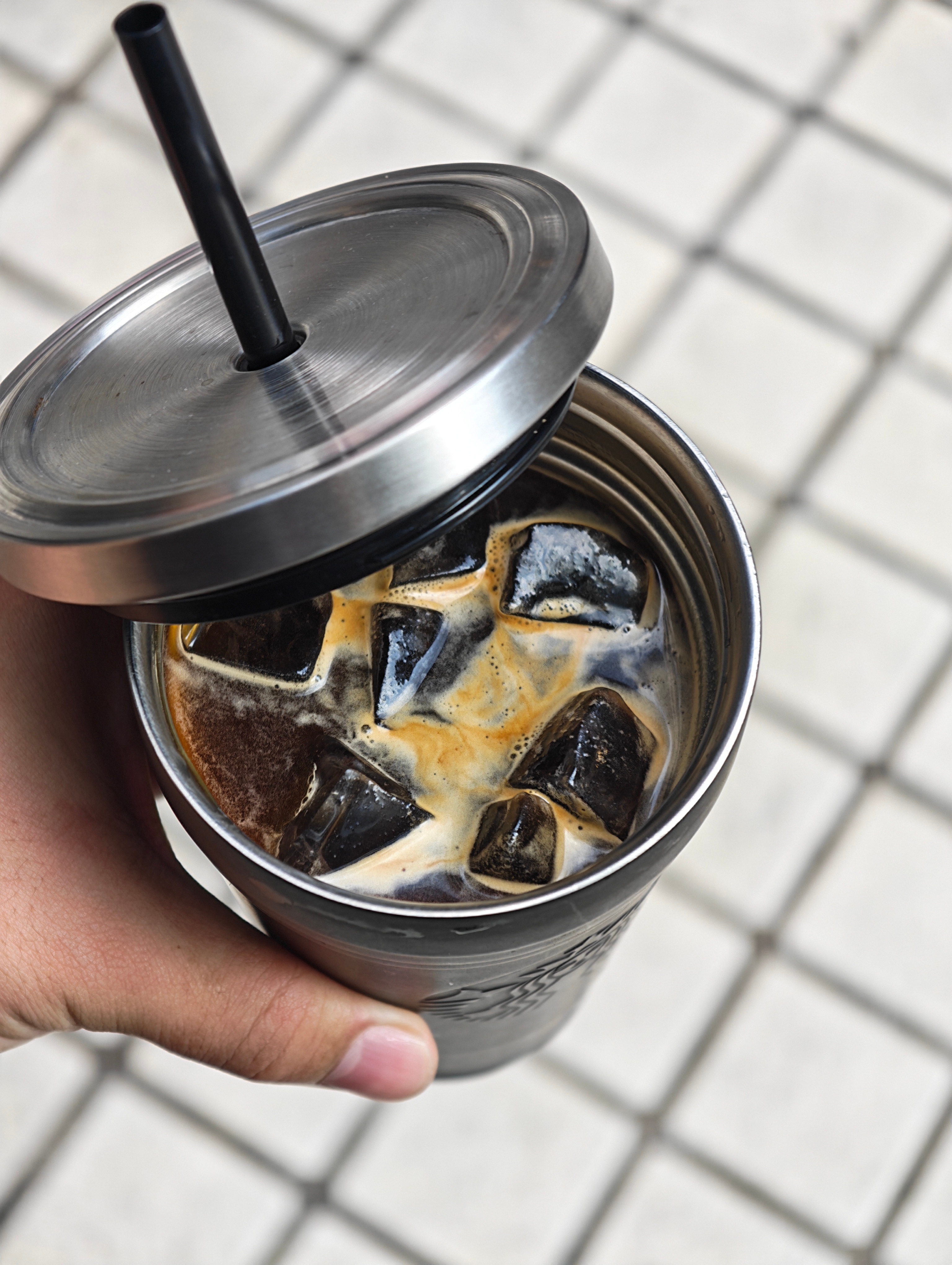 下午三点，是时候来杯冰咖啡。（自带杯减五块的那种） 