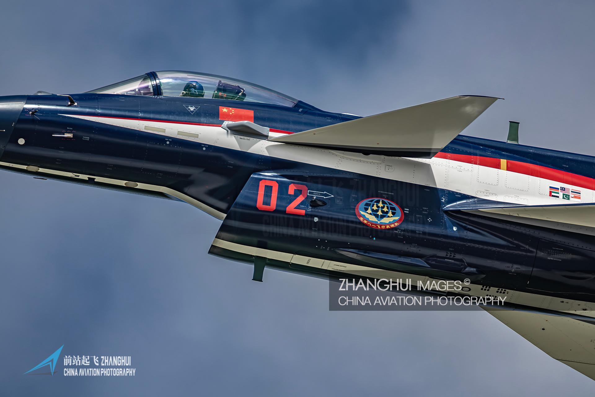 新加坡航展主办方消息：中国人民解放军八一飞行表演队应邀参加新加坡航展 