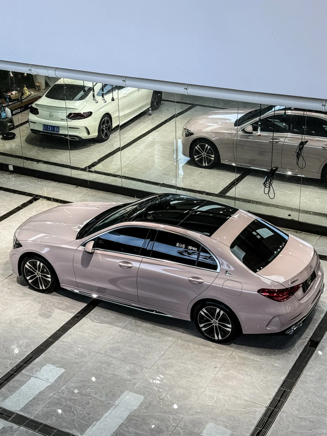 秋天的第一杯奶咖🧋给车车先喝吧，暖暖温柔