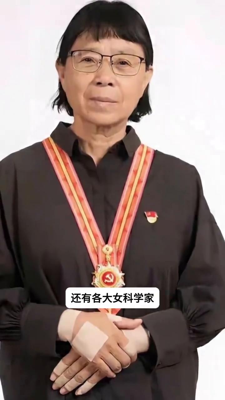 全红婵不为人知的故事。
没想到全红婵近日传来一条好消息，全红婵被邀请和张桂梅，还