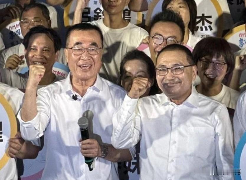 侯友宜陪同登记，李四川最强帮手都来了！今天（9月4日），也是此次县市角逐登记的最