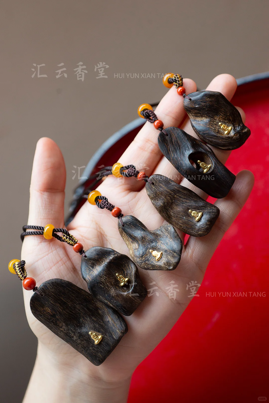 来我这❤️总有一件你喜欢的沉香吊坠