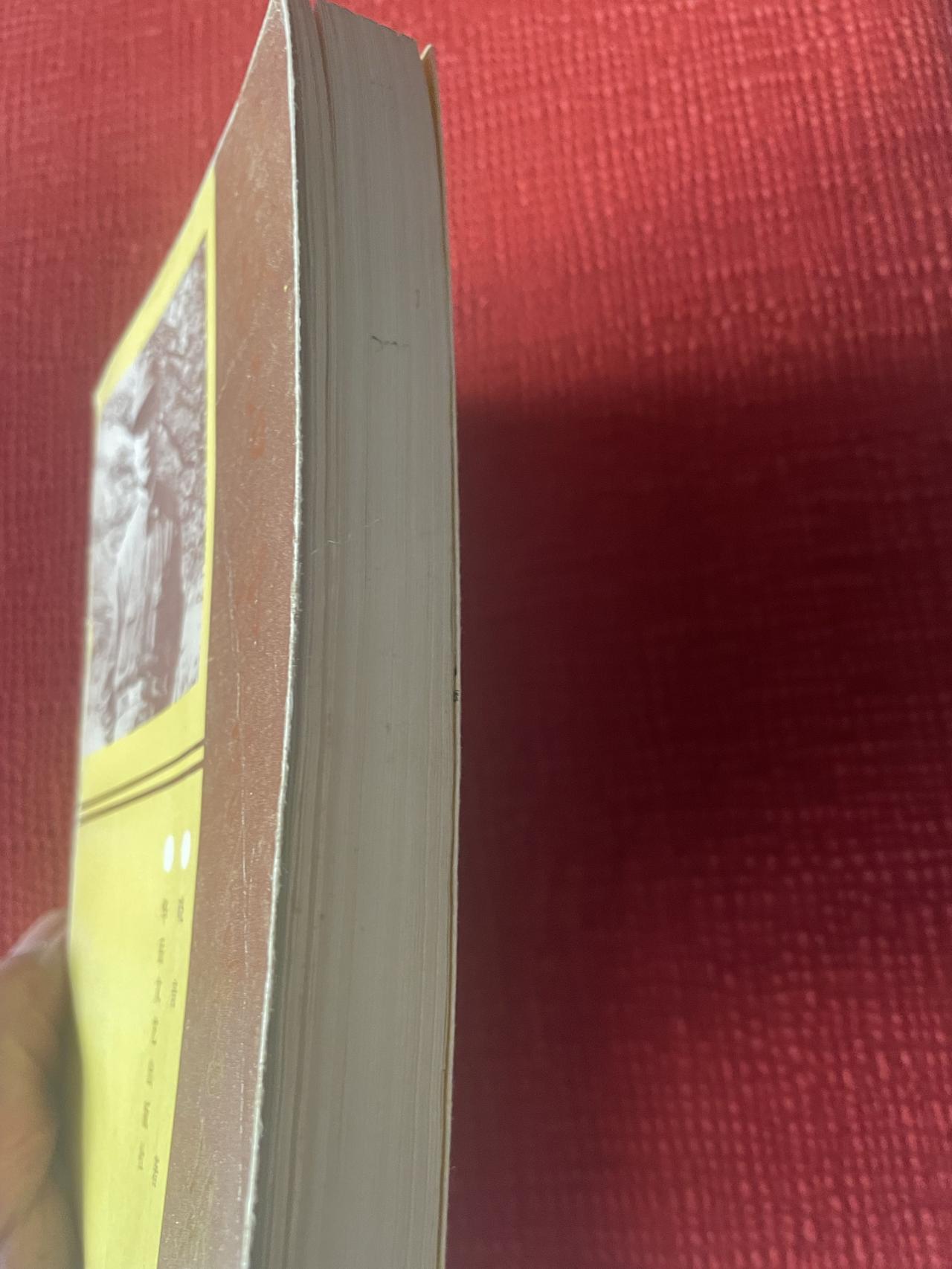 家里藏书清理，不要傻傻的拿到废品收购站。
很多人喜欢读书，家里藏书丰富，书柜摆放