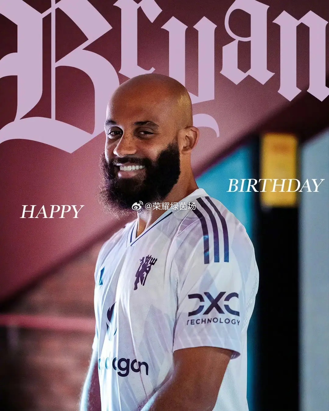 姆贝乌莫26岁生日快乐！加盟曼联之后的第一个生日！话说，这26岁小伙子长得确实成