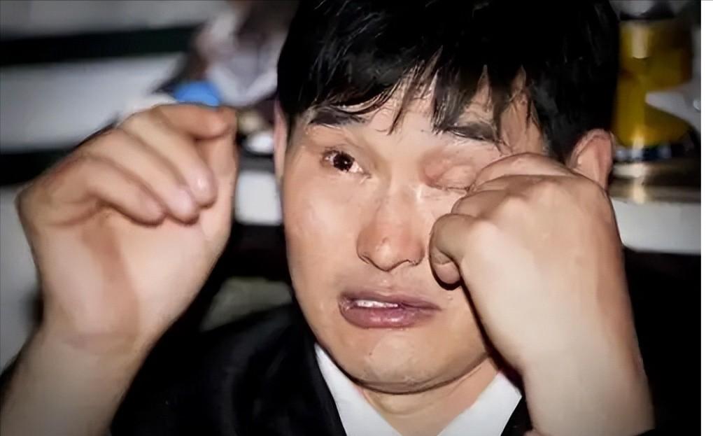 大衣哥这事总算有个说法了！
造谣的人被判了六个月。
也算是还了份清净。


一个