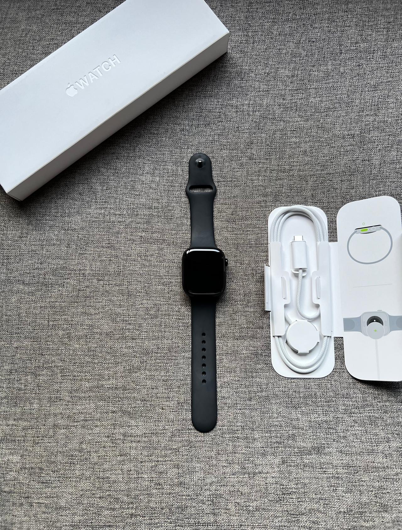 Apple Watch S11 GPS 46mm 铝金属 黑色S/M款，95新，