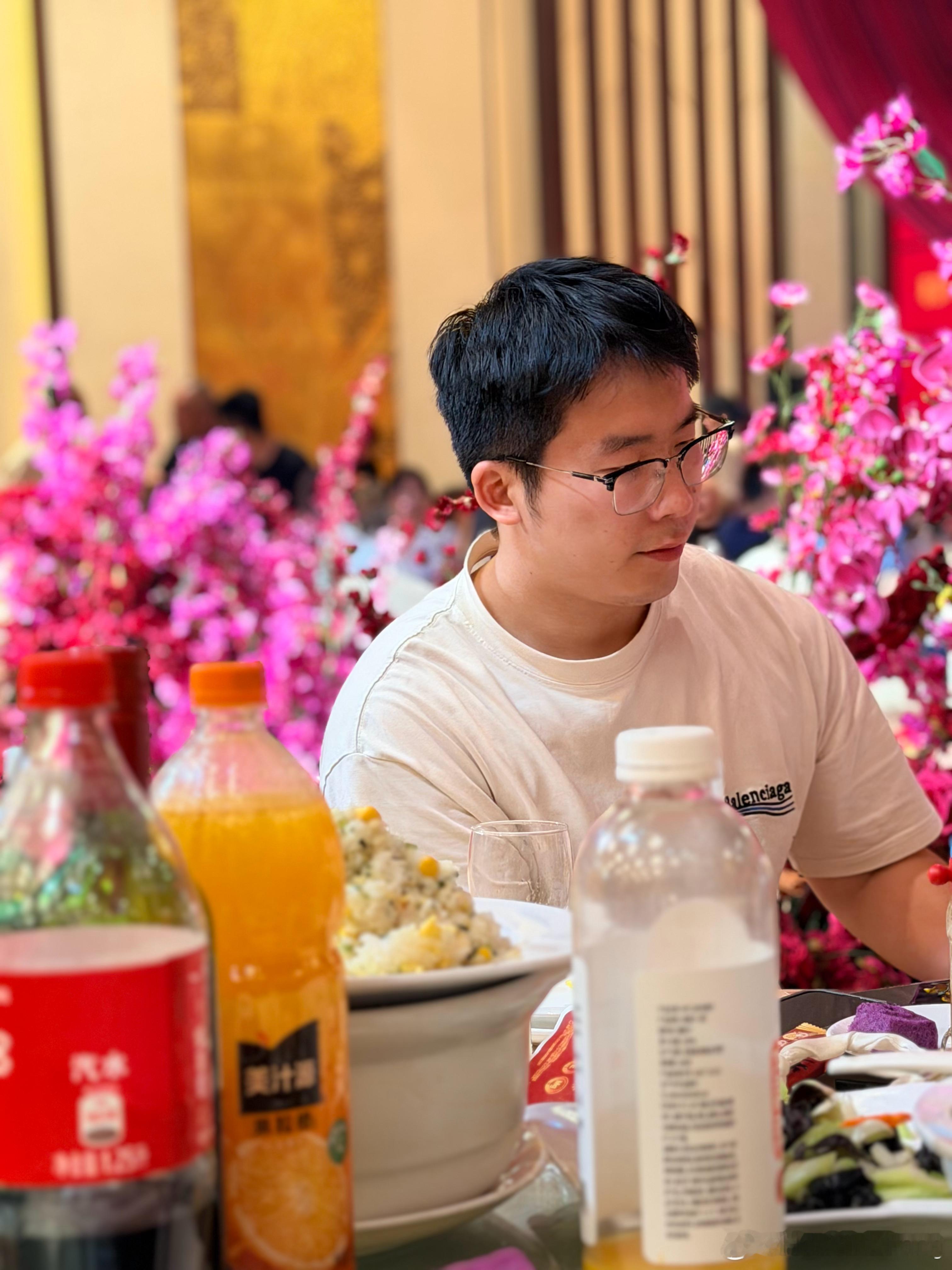 不得了喝的喜酒新郎官的妈妈竟然是他粉丝 ​​​