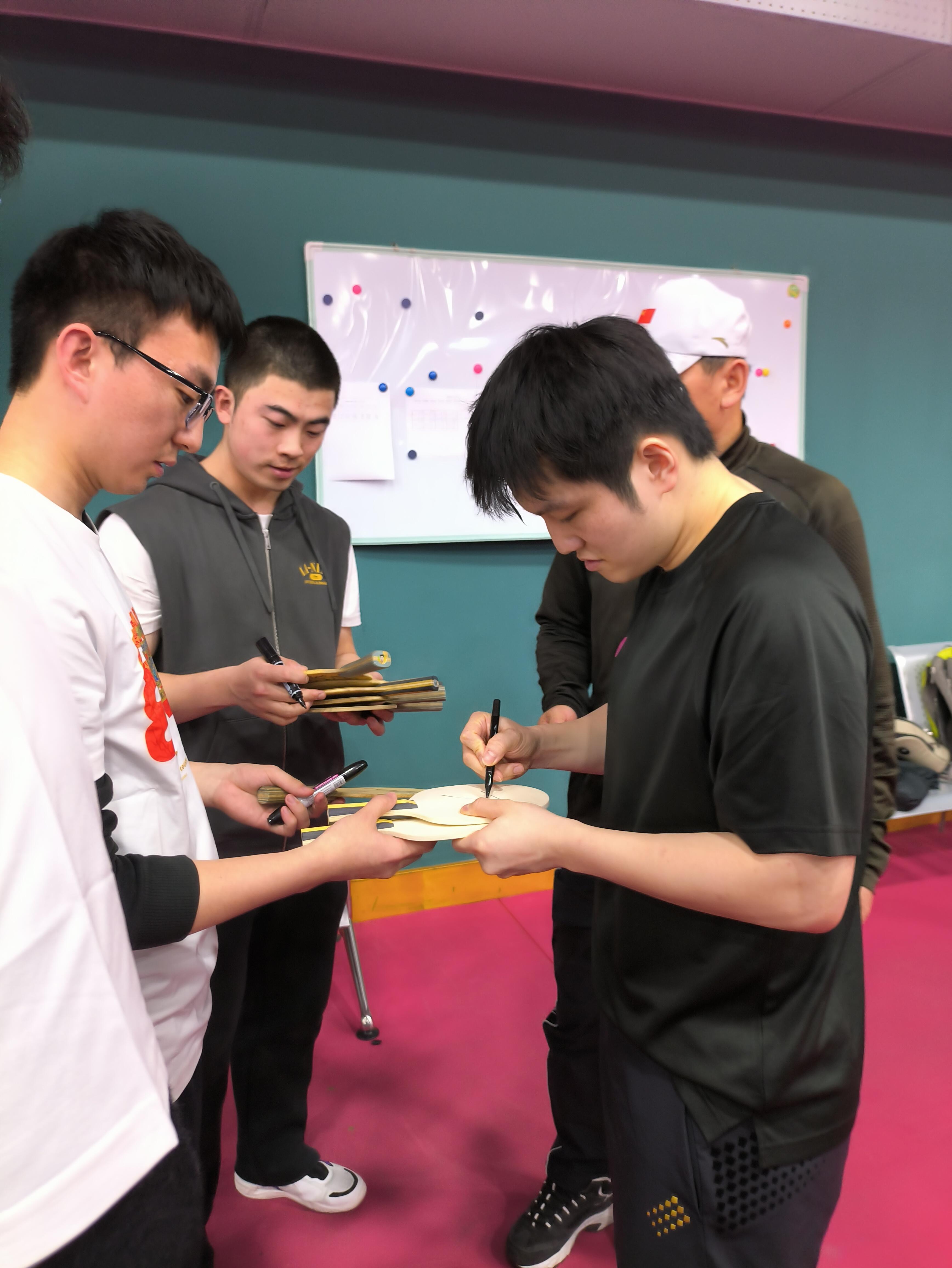 樊振东 好清瘦的状态©️子文辰 