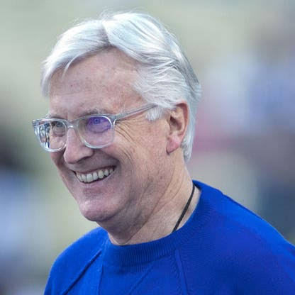 马克·沃尔特向ESPN发表声明：“能够拥有洛杉矶湖人队，是我此生莫大的荣幸。这是