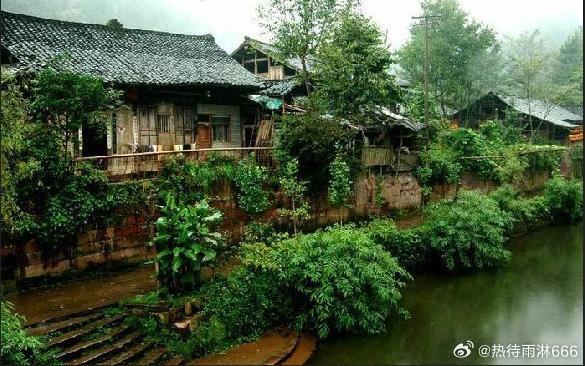 【象埔寨】象埔寨位于潮州市潮安县古巷镇古一村，东距潮州古城约8公里。古寨座西向东