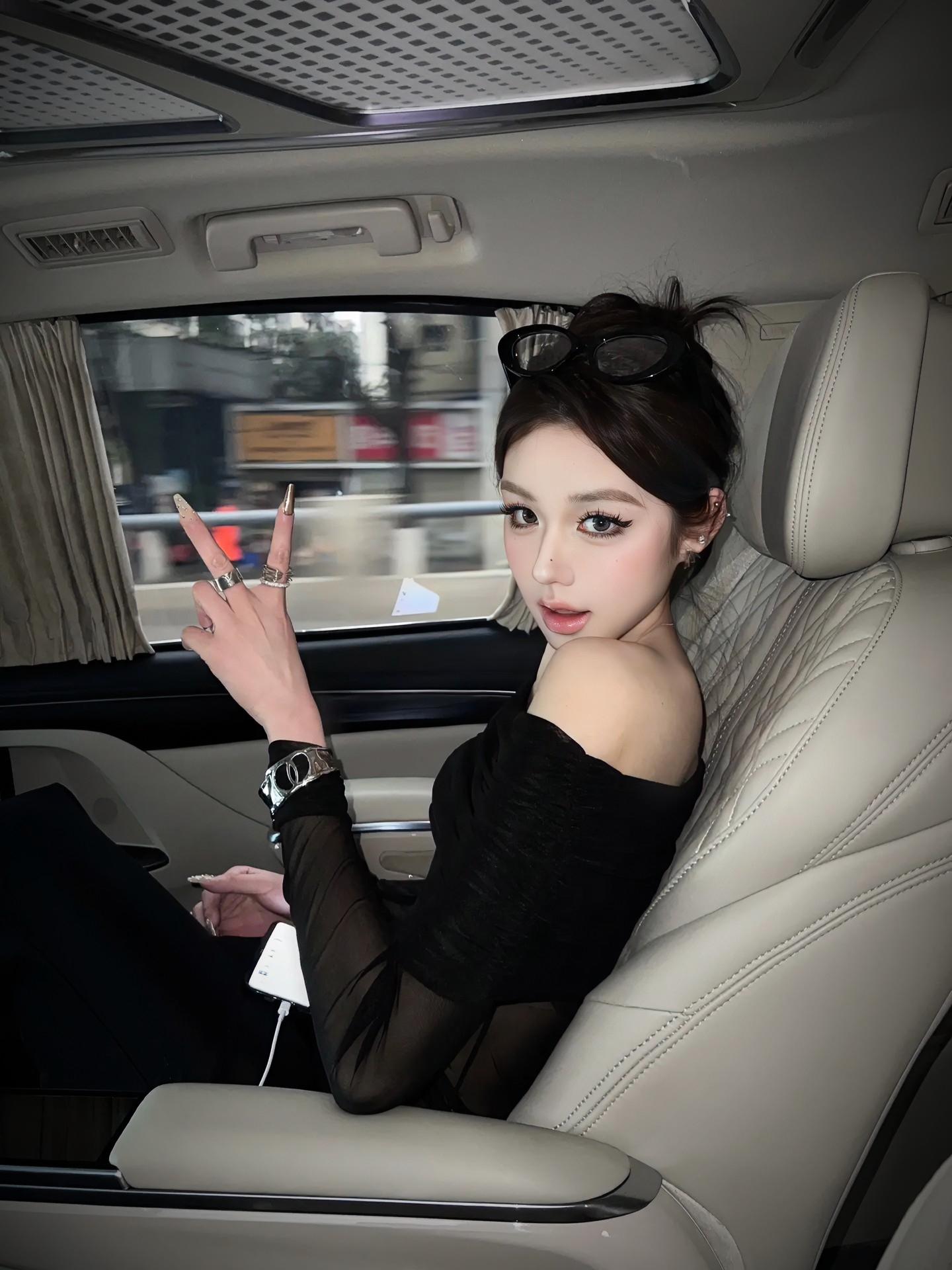 宝宝你摸摸我的衣服 是不是做你女朋友的料