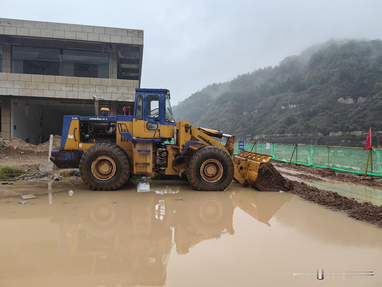 老天，求你了🥺
陕西的雨下到湖北和河南去吧！
9月以前又旱又干，
进入9月，一