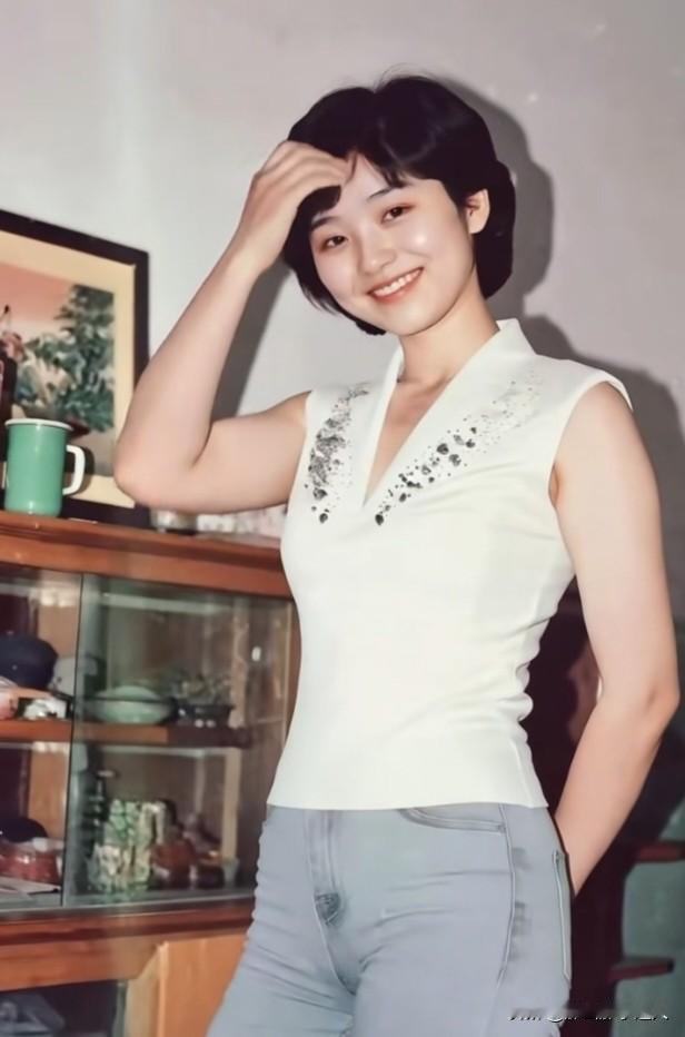 初中时
心心念念
的未婚
班主任
…
高颜值女神聚集地 超绝班主任 初中生班主任