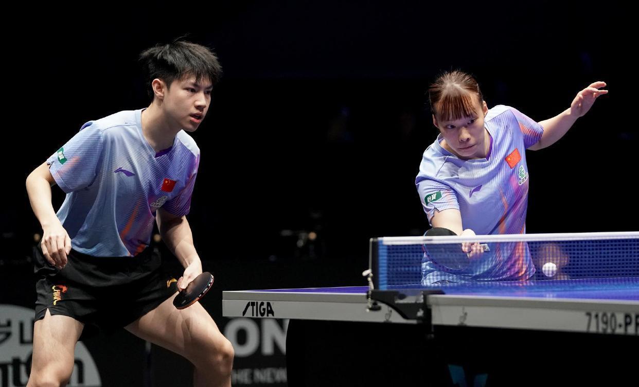 【2026太原挑战赛，黄友政/石洵瑶3-2港队的吴咏琳/姚钧涛组合，晋级四强】黄