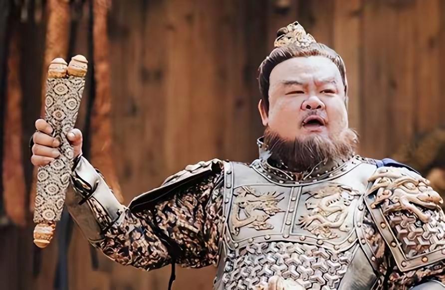 安禄山被杀前夜，召小妾段氏服侍，段氏提醒：陛下可要小心了。“小心？”安禄山喉咙里