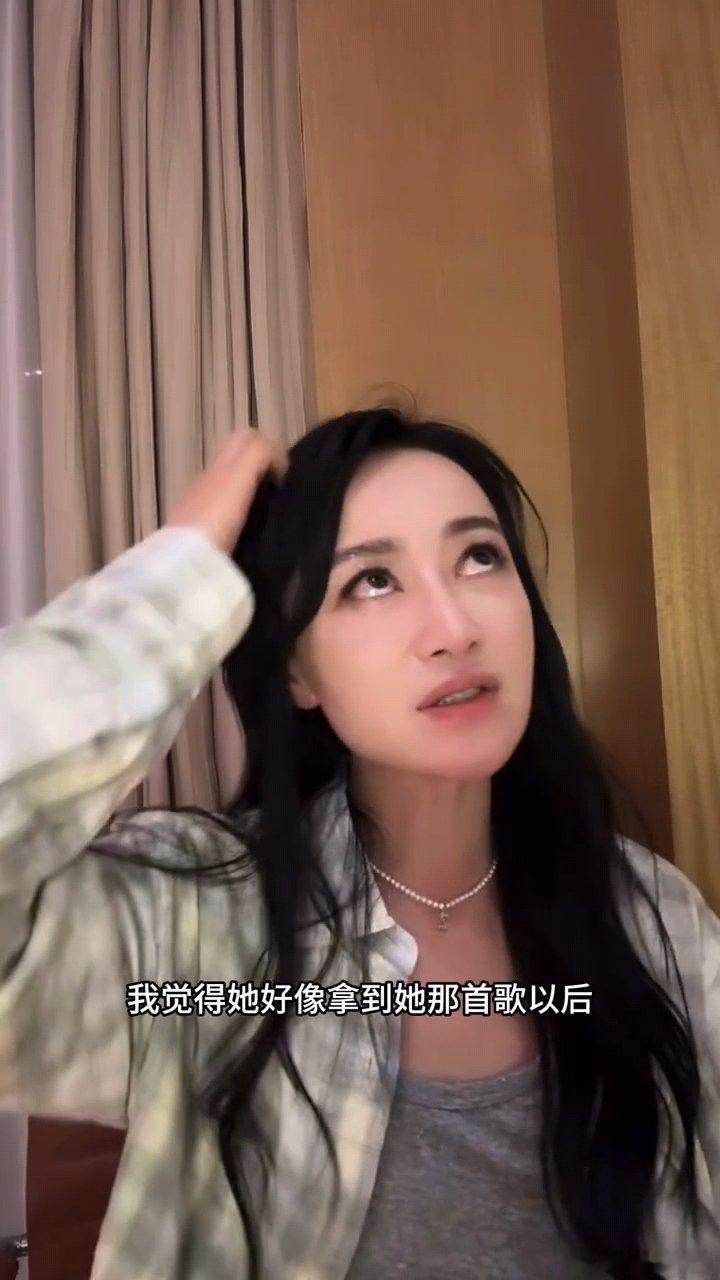 赵子琪说乌兰图雅太神了赵子琪说乌兰图雅是冷脸看把我们小兔牙愁的哈哈哈哈 赵子琪不