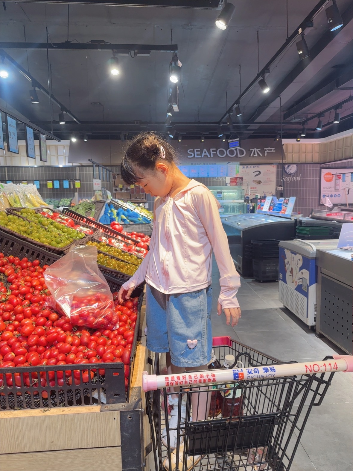 每次去超市 凯哥必买圣女果 