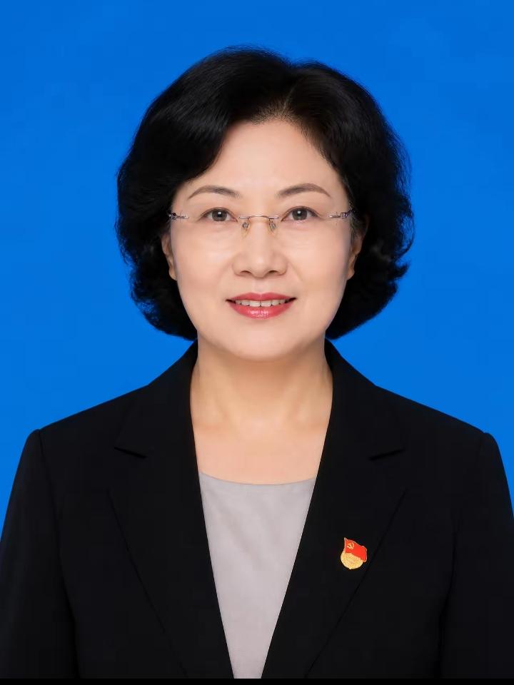 张冬香，1964年出生，62岁，汉族，中共党员。2025年，她获评第九届全国道德