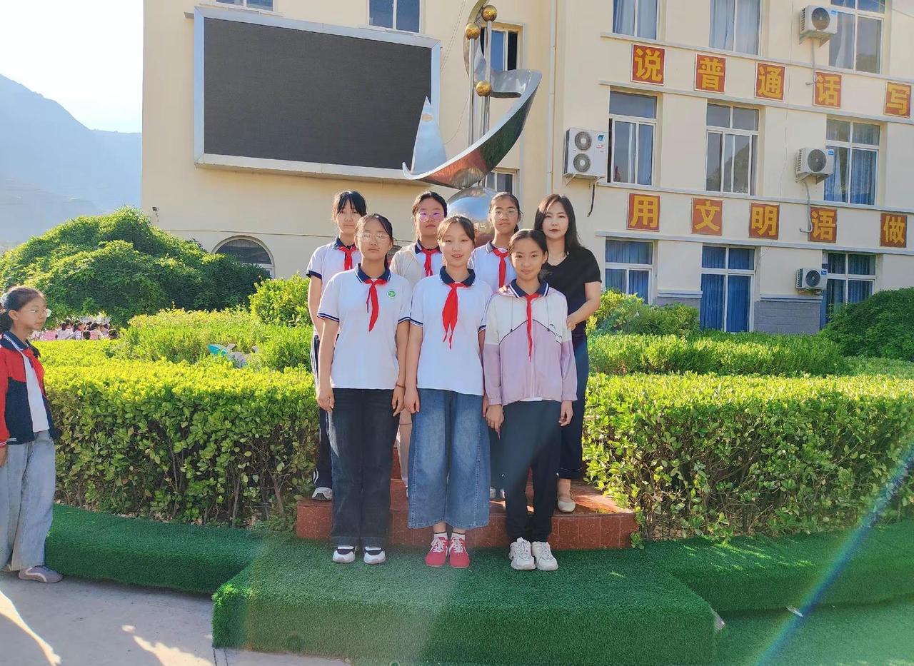 我的小姑娘即将告别小学六年时光，迎来小升初的考验。不必过分焦虑紧张，那些日复一日