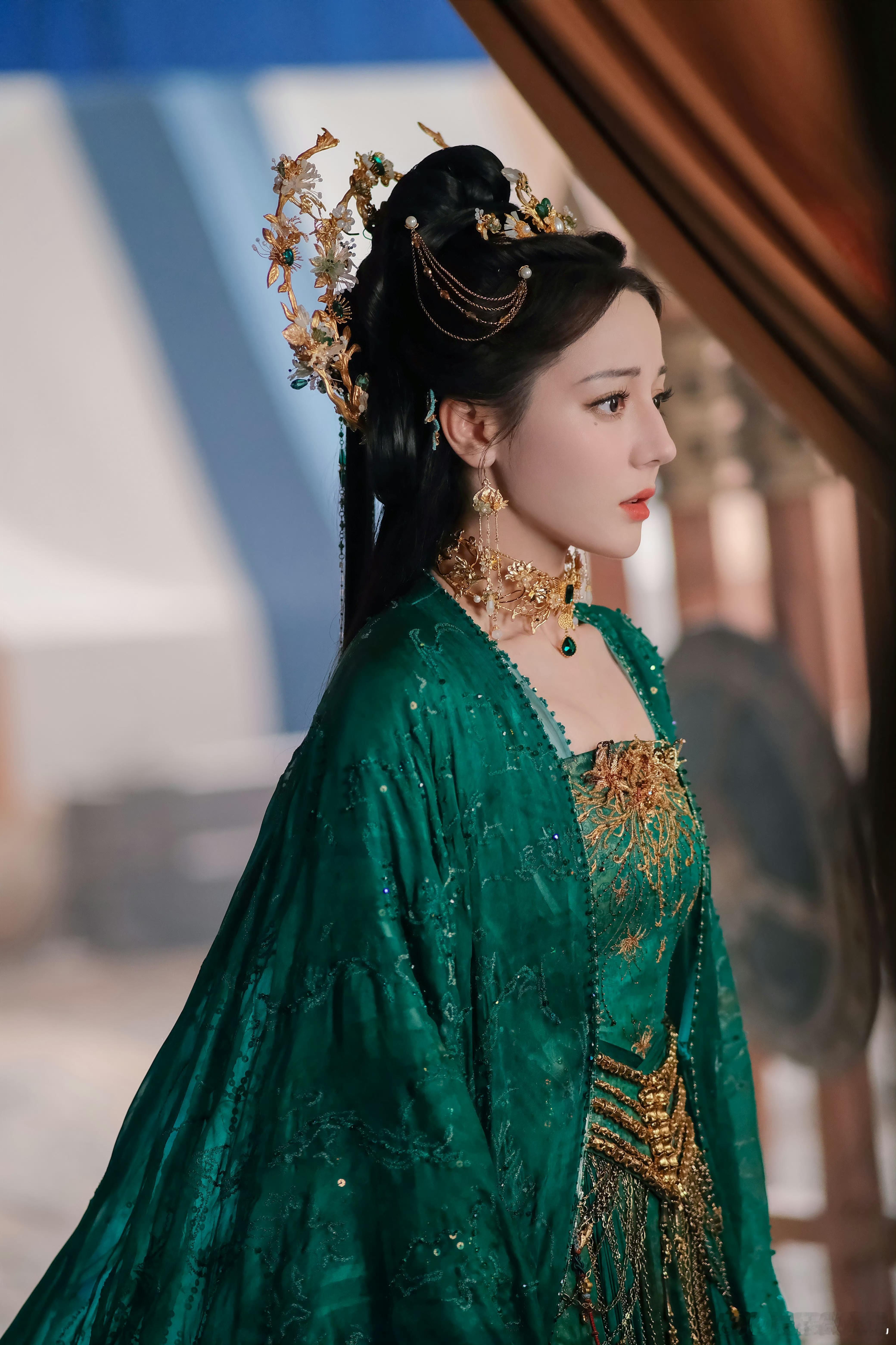 心疼贺思慕思胥万千好虐 心里的苦无处诉说，眼前的难无法解决，贺思慕就这样默默扛下