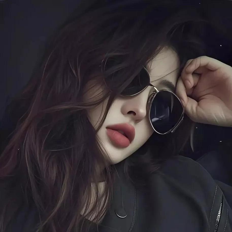酷炫墨镜少女，黑发红唇，帅气有型！黑发红唇女神 红衣墨镜美人 无框墨镜美女 墨镜