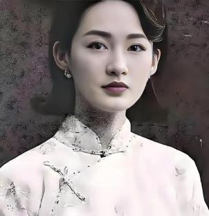 1919年，军官陈济棠看上了戏子莫秀英，得知她身上有两处特别，认为她旺夫益子，赶