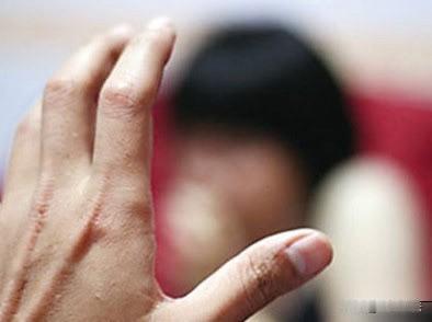 “冤不冤？”湖南，一男子花1000块，网上找了一年轻女孩开房，两人发生了关系。岂