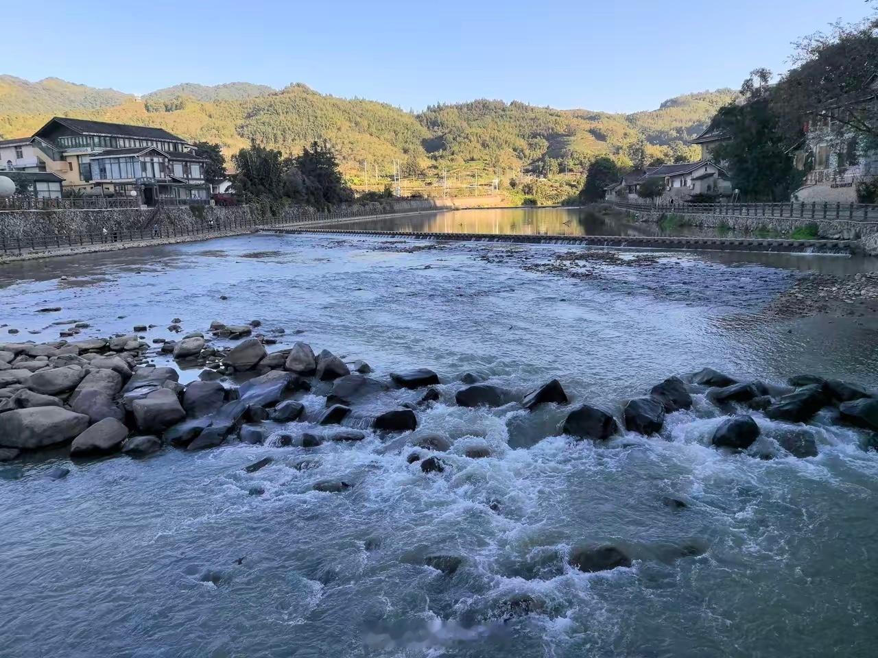 分享芒格关于不确定性和确定性的认知一、穷人追求确定性，而富人拥抱不确定性二、这个