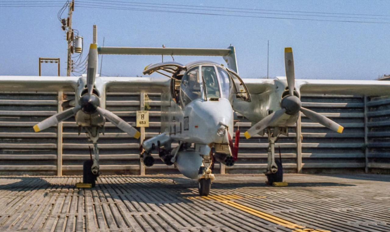 战机欣赏：美国北美OV-10“北美野马”前线观察控制机。该型机是美国北美罗克韦尔