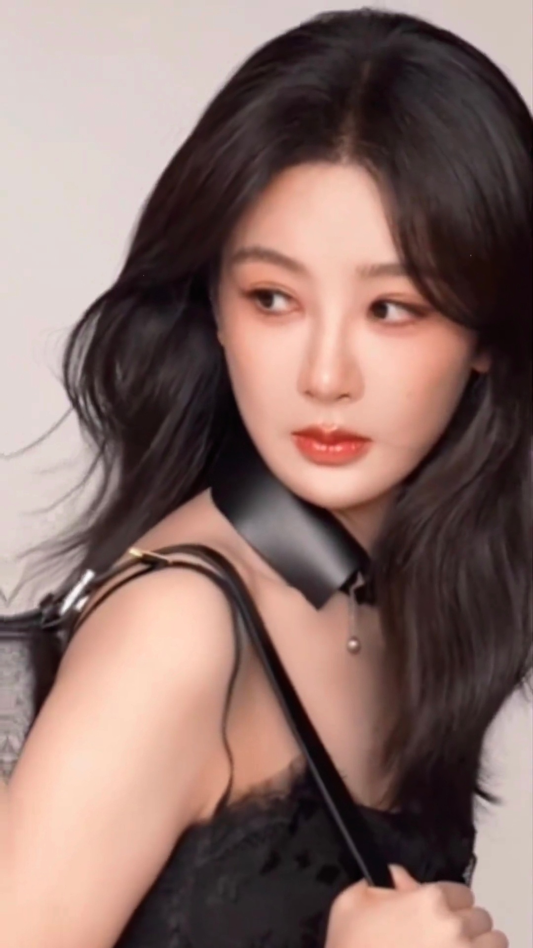 视后好靓女啊 又美又酷