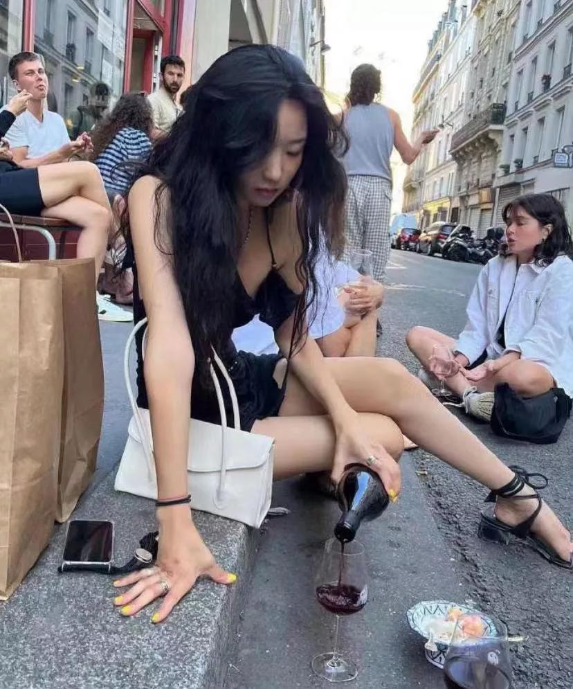 有几句话希望大家记住:
一，经济好的时候你都没赚到钱，经济差的时候你就更赚不到了