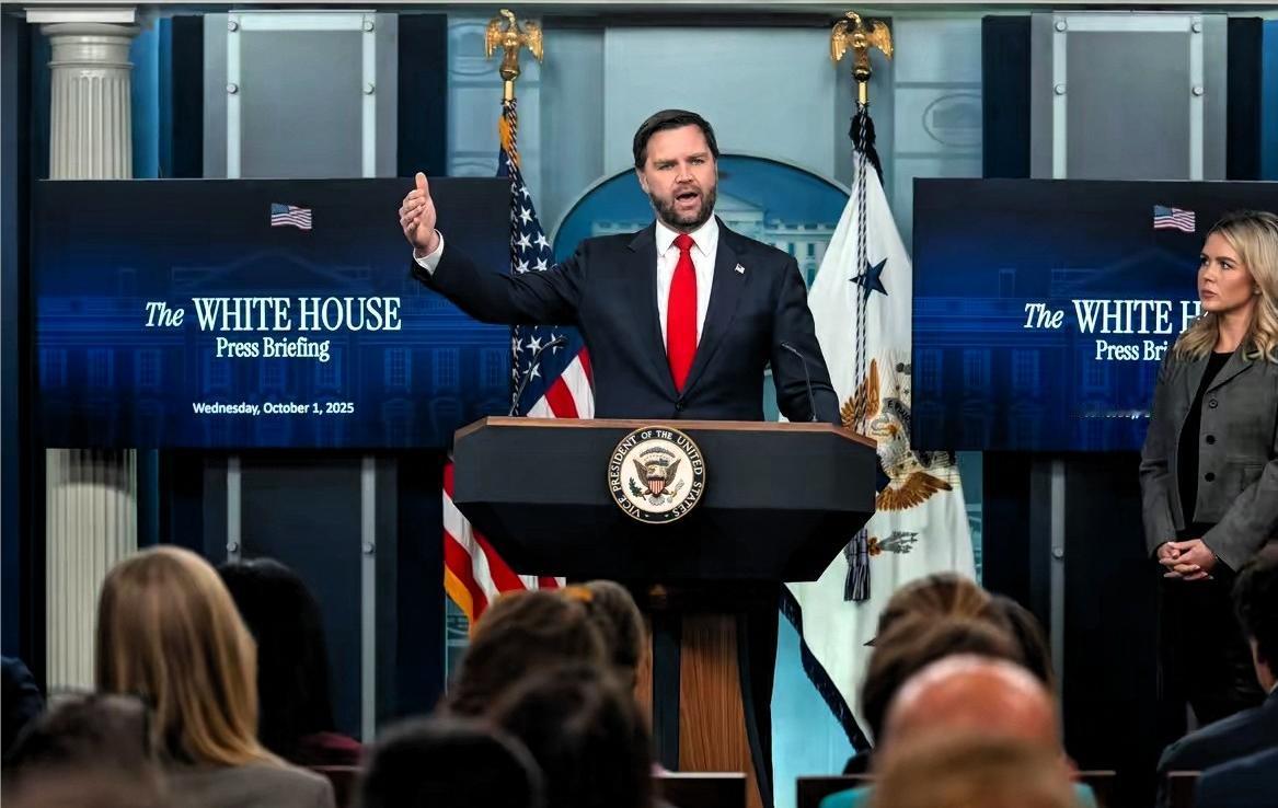 我们常说，强扭的瓜不甜，强行的事不香，所有的急刹车，必有反噬，这是规律。

美伊