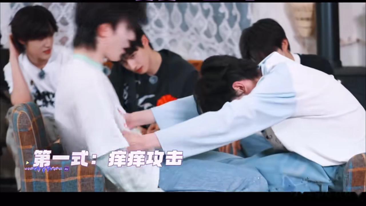 左航把苏新皓夸成翘嘴了左航推荐苏新皓去拍电影笑不活这段对话！苏新皓分享随手拍摄的