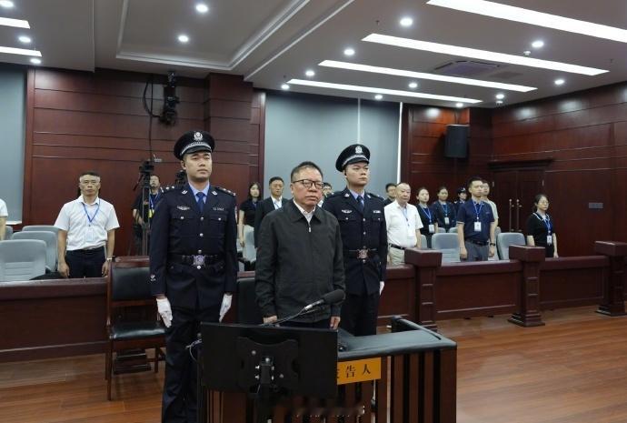 秦如培被判死缓【秦如培受贿2.16亿余元被判死缓】又一个“亿元贪官”问世！广西壮