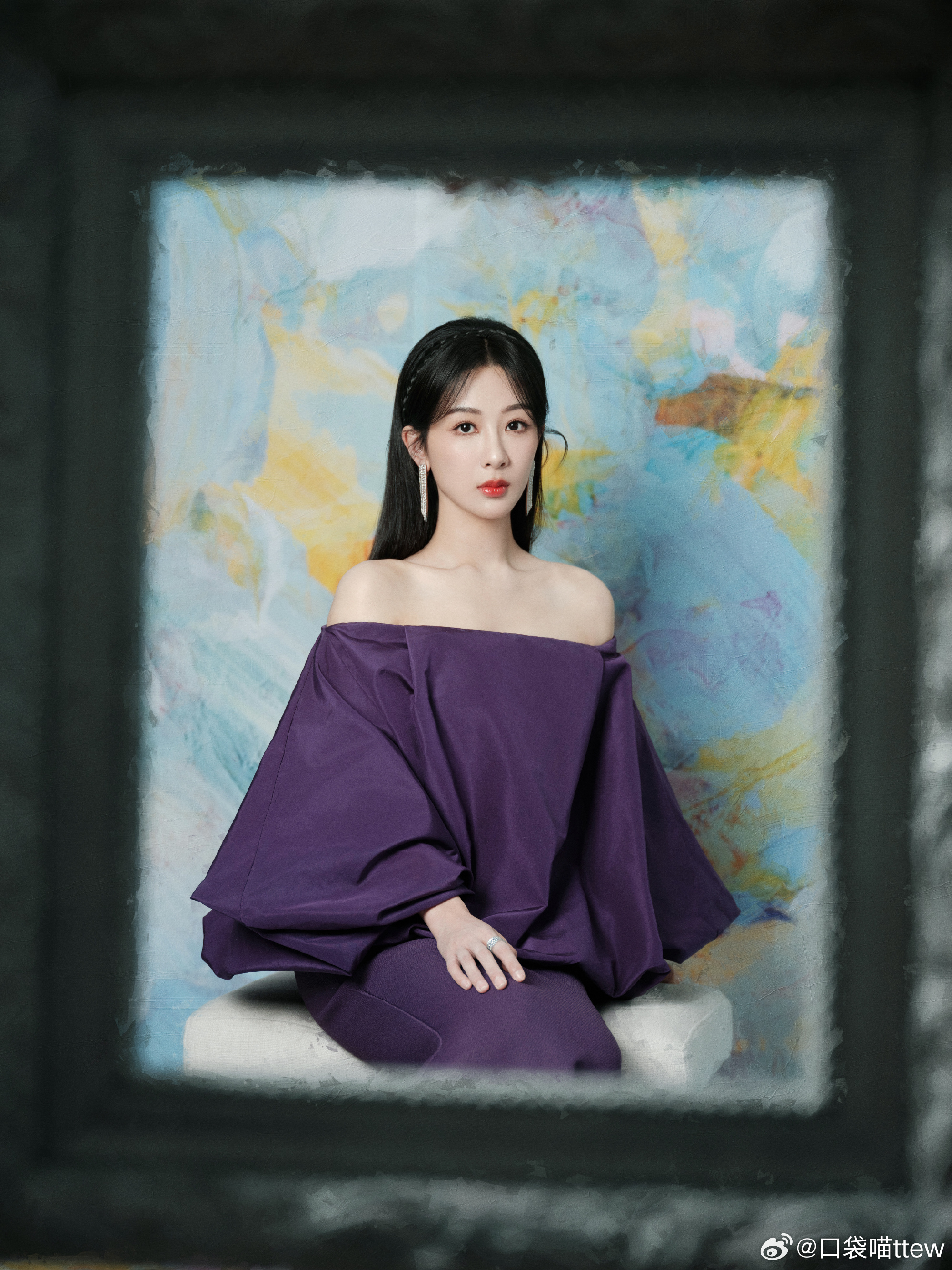 杨紫粤语发音反差萌整场活动的快乐密码全在这段粤语里，口音带着生疏的软糯感，认真钻