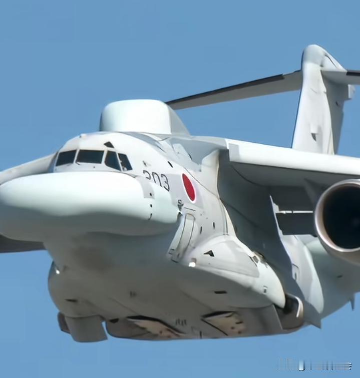 这是日本🇯🇵最新研制的“川崎EC一2”电子战干扰机。
专门用于对付中国的防空