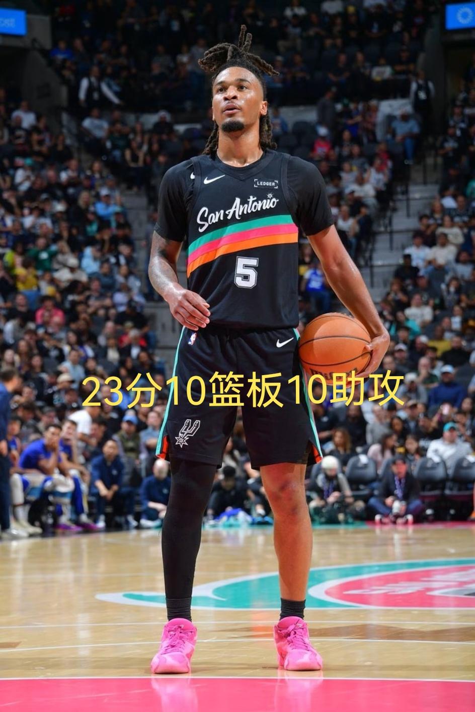 这控卫越打越猛啦！
攻防都有一手，
以后肯定能成大气候。
卡斯尔近4场比赛的数据